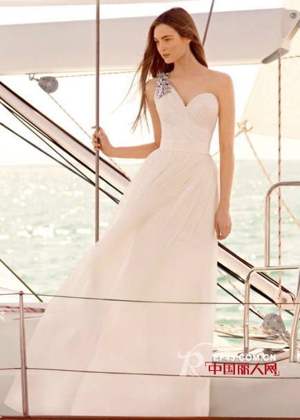Vera Wang王薇薇2013秋冬新款婚纱上市