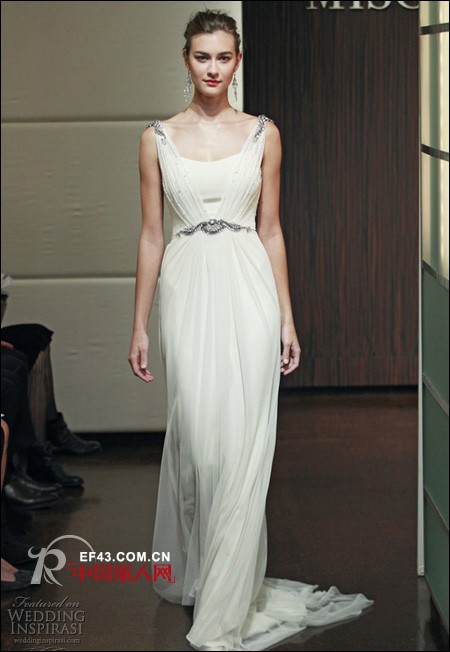 让清纯唯美绽放在冬季  BadgleyMischka秋冬white婚纱推荐