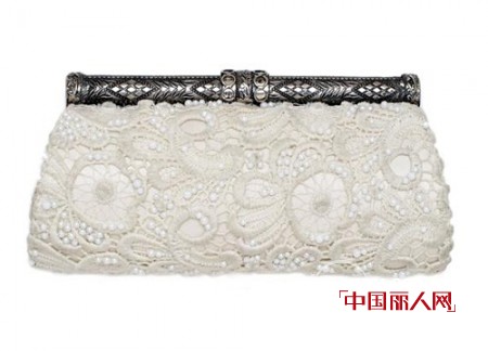 冬季结婚也能浪漫唯美 冬款婚纱穿搭大揭秘