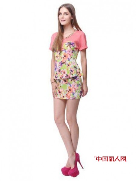 emu依妙女装多彩印花装点绚烂夏日