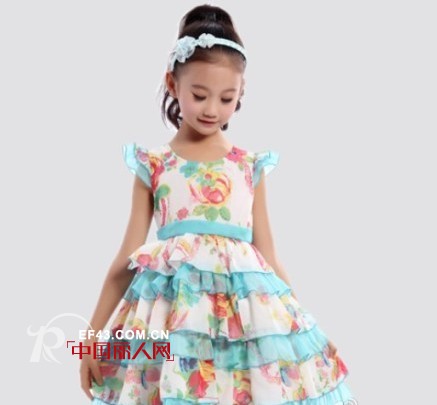 汪小荷童装  花开的季节仲夏如此美丽