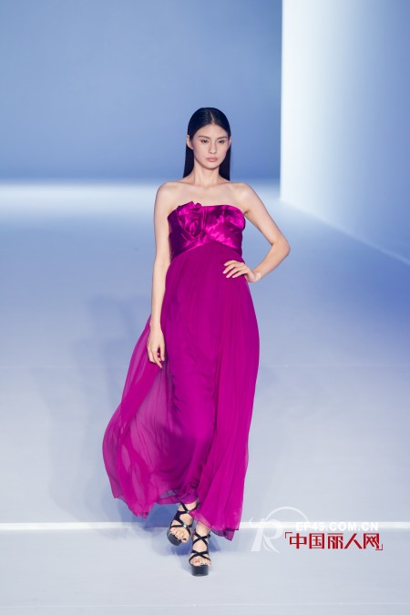 朗黛国际十周年庆典酒会暨新品M.HITI华美震撼谢幕