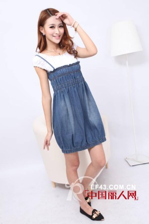 百变背带牛仔裙 这个夏季“牛仔很忙”