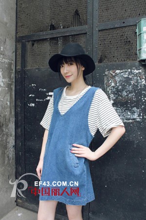 百变背带牛仔裙 这个夏季“牛仔很忙”