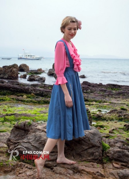 水洗背带牛仔裙甜美OR复古轻松打造