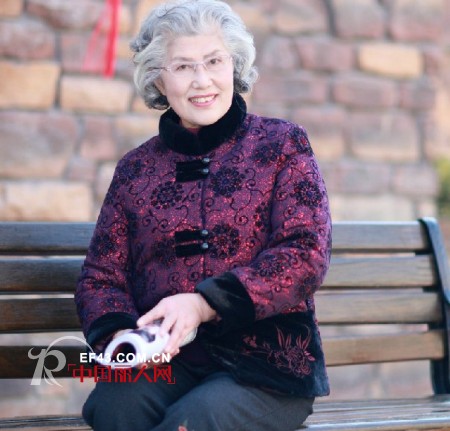 保暖又时髦 俏老太太的冬季棉袄推荐