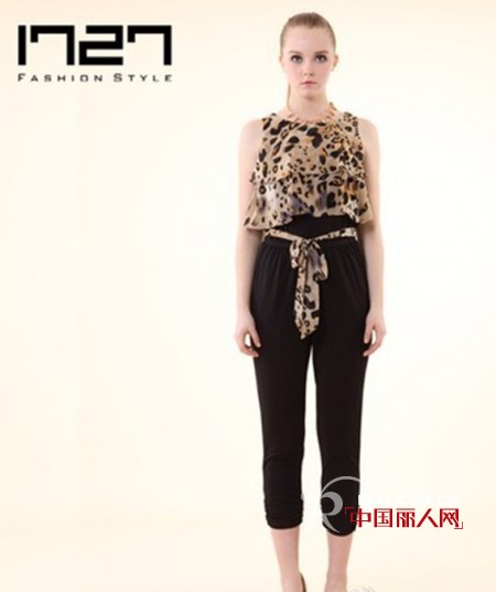 轻装上阵也时尚 1727法国少淑职业装