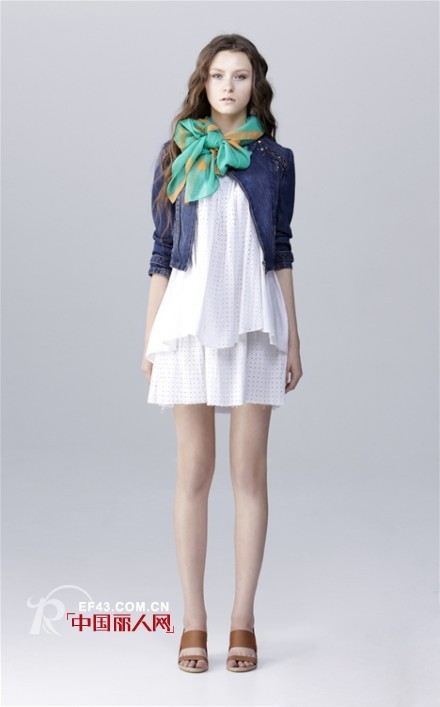 QDA推荐Holiday Lady系列款式  今天就更闺蜜一起“购”