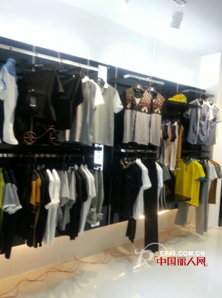 热烈庆祝黑蝠社男装江西赣州店盛大开业