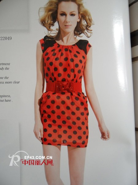 萍叶时尚女装  前所未有的波点视觉感受