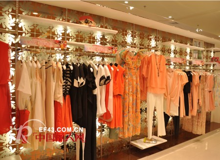 鸿灏服饰旗下品牌蜜西娅女装东莞万达百货专柜盛大开业