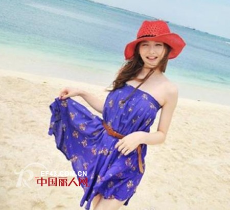 清凉度假巧搭配 玩乐时尚两不误