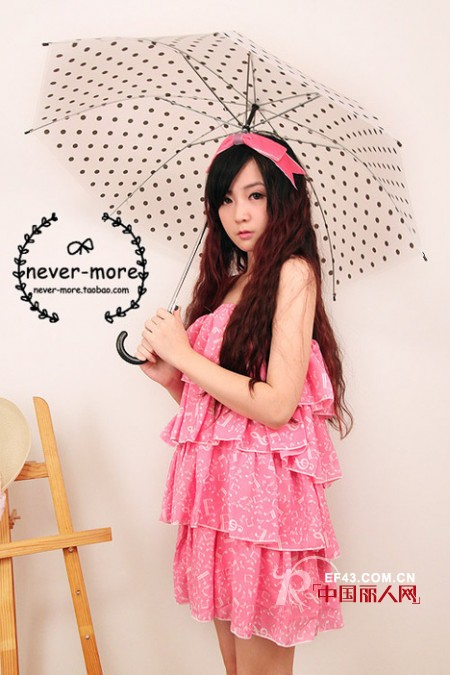 性感诱惑 荷叶边抹胸裙hold不住的美