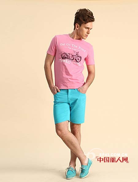 HUNTCITY品牌男装 简约T恤装扮穿出帅气花样美男范