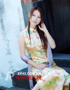 旗袍发型巧搭配 各式发型显不同气质