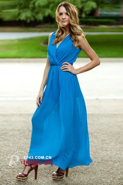 醉人连衣长纱裙 穿出夏季超强气场很简单