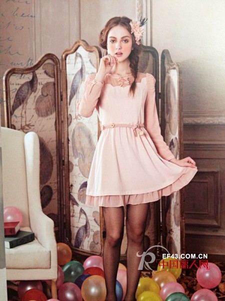 时尚回归自然 出格女装静享田园风