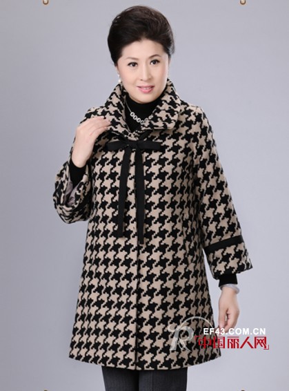 冬季妈妈装之毛呢外套  倍显高贵奢华气质