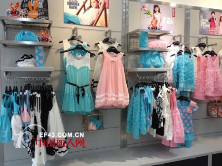 【童装专卖店色彩陈列技巧解密】如何做好童装专卖店色彩陈列