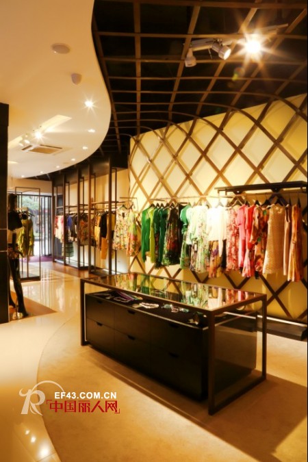 热烈庆祝广州番禺繁华路12号伯妮斯茵专卖店盛大开业