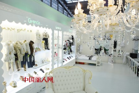 青青果童装 儿童时尚搭配专家