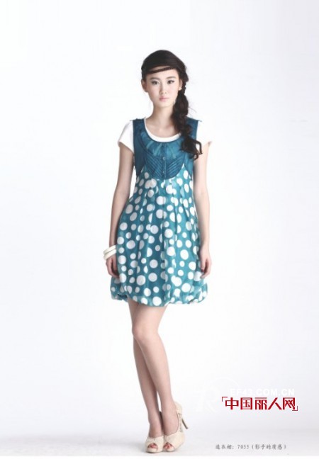 香港素言女装 独特的美感艺术融于时尚