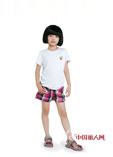 夏日清爽畅快 安踏运动快乐