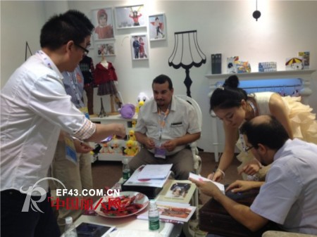 可可鸭童装“火爆”上海CBME孕婴童展