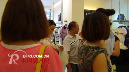 品牌折扣新探索之爱无季名品集合店