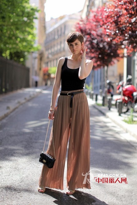 欧美风阔腿裤出街 打造气质女神人气单品