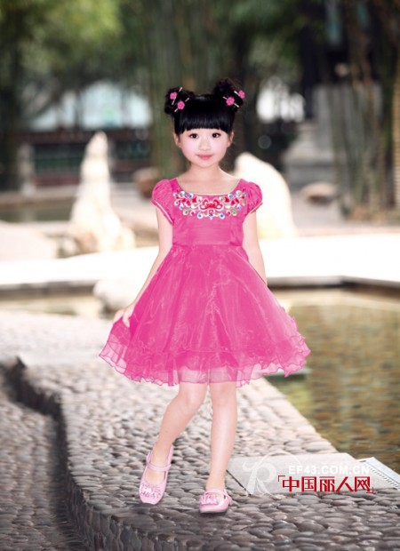 汪小荷气质童装  简单大方彰显古典气质