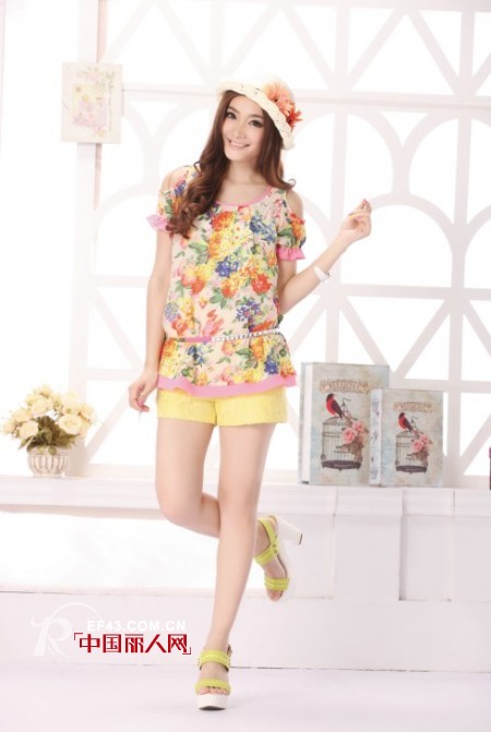 夏日就要各种花  K·纯依秀时尚女装