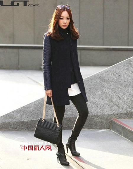 演绎青春时尚  艾上乐品品牌女装