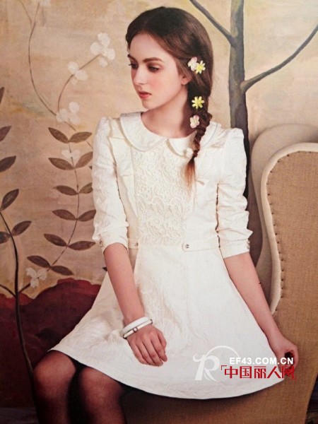 出格女装夏季清新装束 打造新田园浪漫时尚