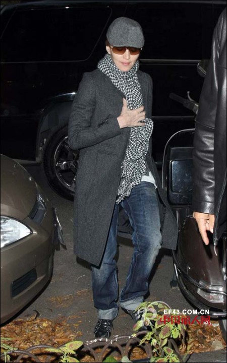 鸭舌帽搭配 名人引导鸭舌帽时尚风潮