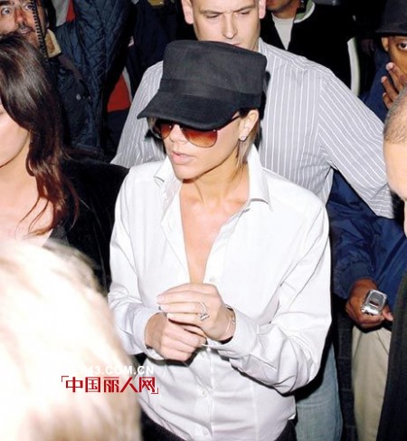 鸭舌帽搭配 名人引导鸭舌帽时尚风潮