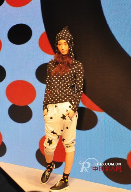 深圳服交会:CRZ潮牌2013秋冬新品专场发布秀（组图）