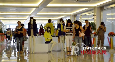 你我约定2013季冬装时尚新品发布会圆满落幕