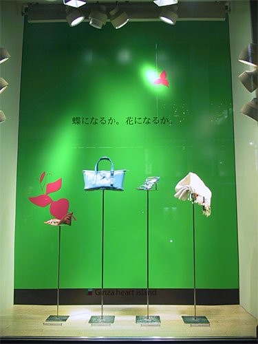 服装店如何让橱窗抓住顾客的目光