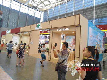 2013CBME金发拉比以绿色魅力惊艳展会