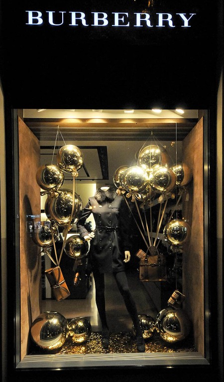 服装店橱窗灯光问题是细节