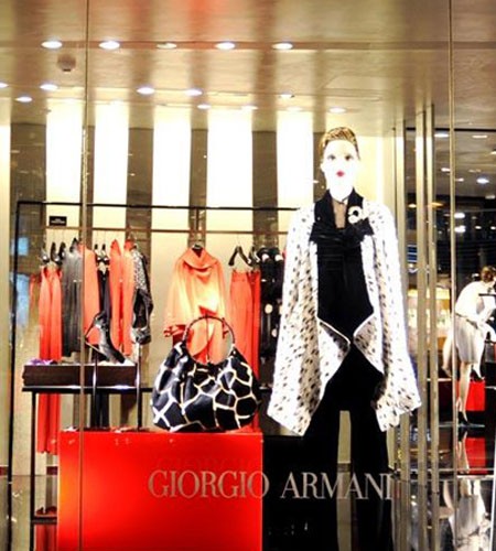 “对话”大牌橱窗 感受感官力量