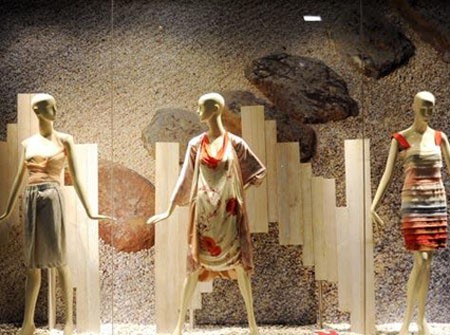 “对话”大牌橱窗 感受感官力量