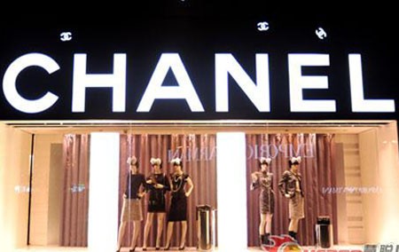 “对话”大牌橱窗 感受感官力量