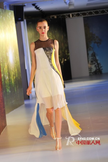 恭贺HPLY荷比俪 唤醒丛林 2014春装新品订货会圆满成功