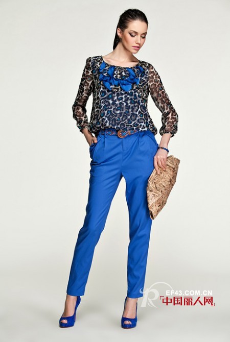 衣伴沁香简约都市女装  品味魅力装扮