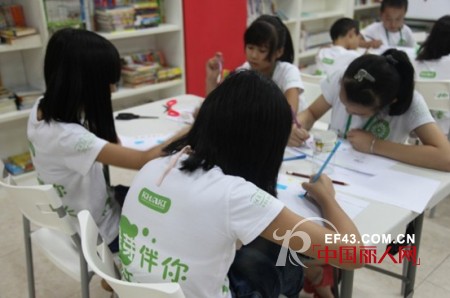 KHAKI卡琪屋扬起希望之帆  与大爱“童”行