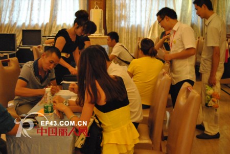 浪漫春天2013秋冬新品成都发布会暨品牌推广会精彩瞬间