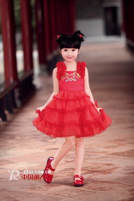 汪小荷童装 天下好爸爸的爱 感动着我们