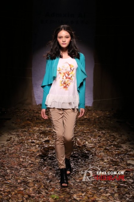 歆艾品牌女装2014春季“SAYS花语”新品发布会即将开幕